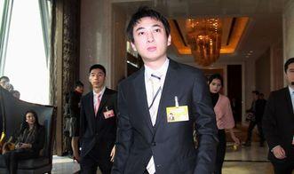 解说员吃瓜视频,揭秘解说员吃瓜背后的娱乐真相