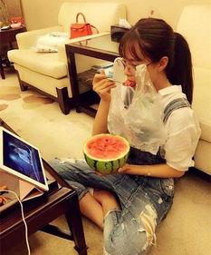 吃瓜女汉子视频,揭秘娱乐圈幕后故事