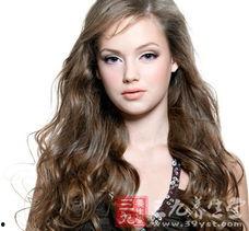 卷发美女吃瓜视频,趣味横生一幕引网友热议