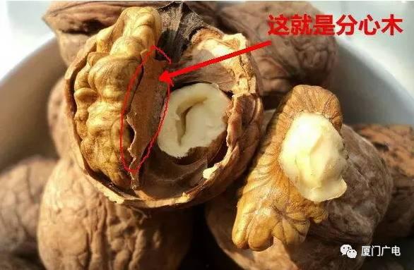 腰酸背痛吃瓜视频,轻松一招缓解不适